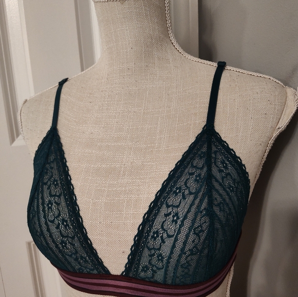 🤩EUC Gap Body Floral Lace Unlined Adjustable Back Bra, Hunter Green, Medium - Picture 3 of 6